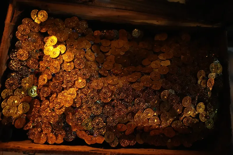 Golden treasure decoration inside Maelstrom